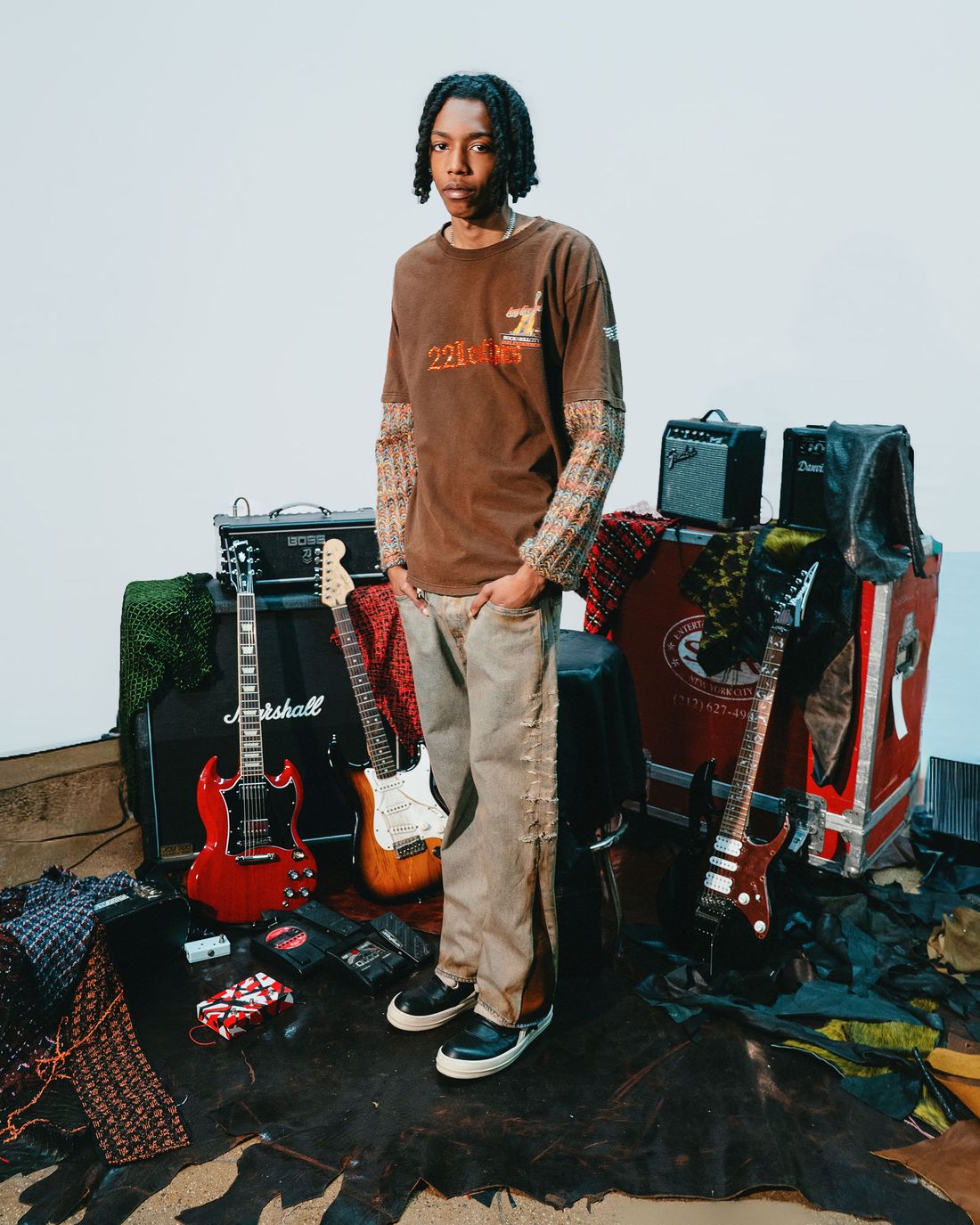 22leathers logo crewneck in brown.